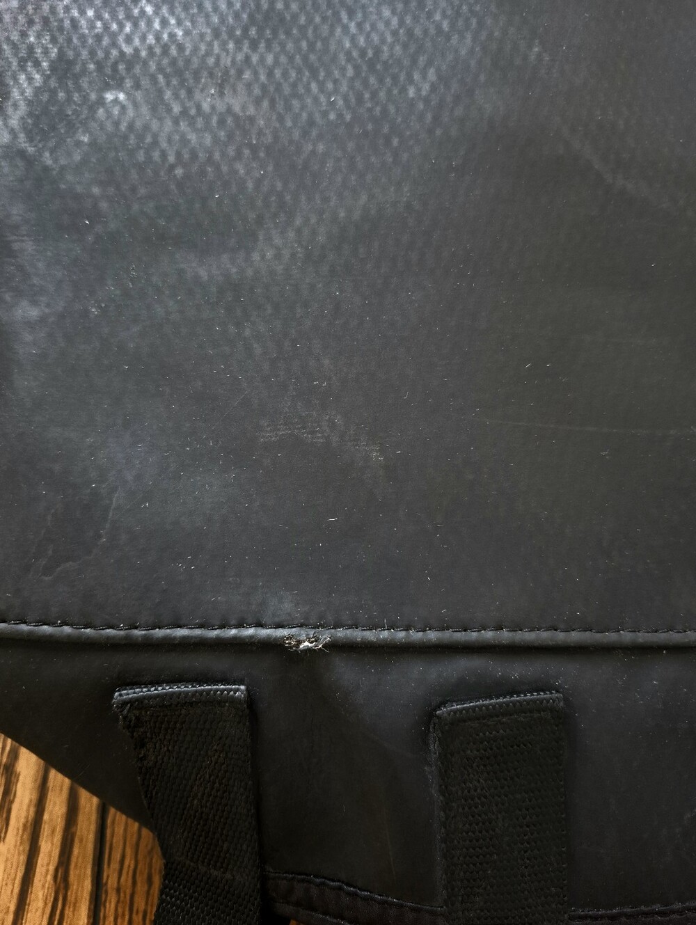 Guess Bag - Large, Black, Great for Travel - Picture 6 of 6